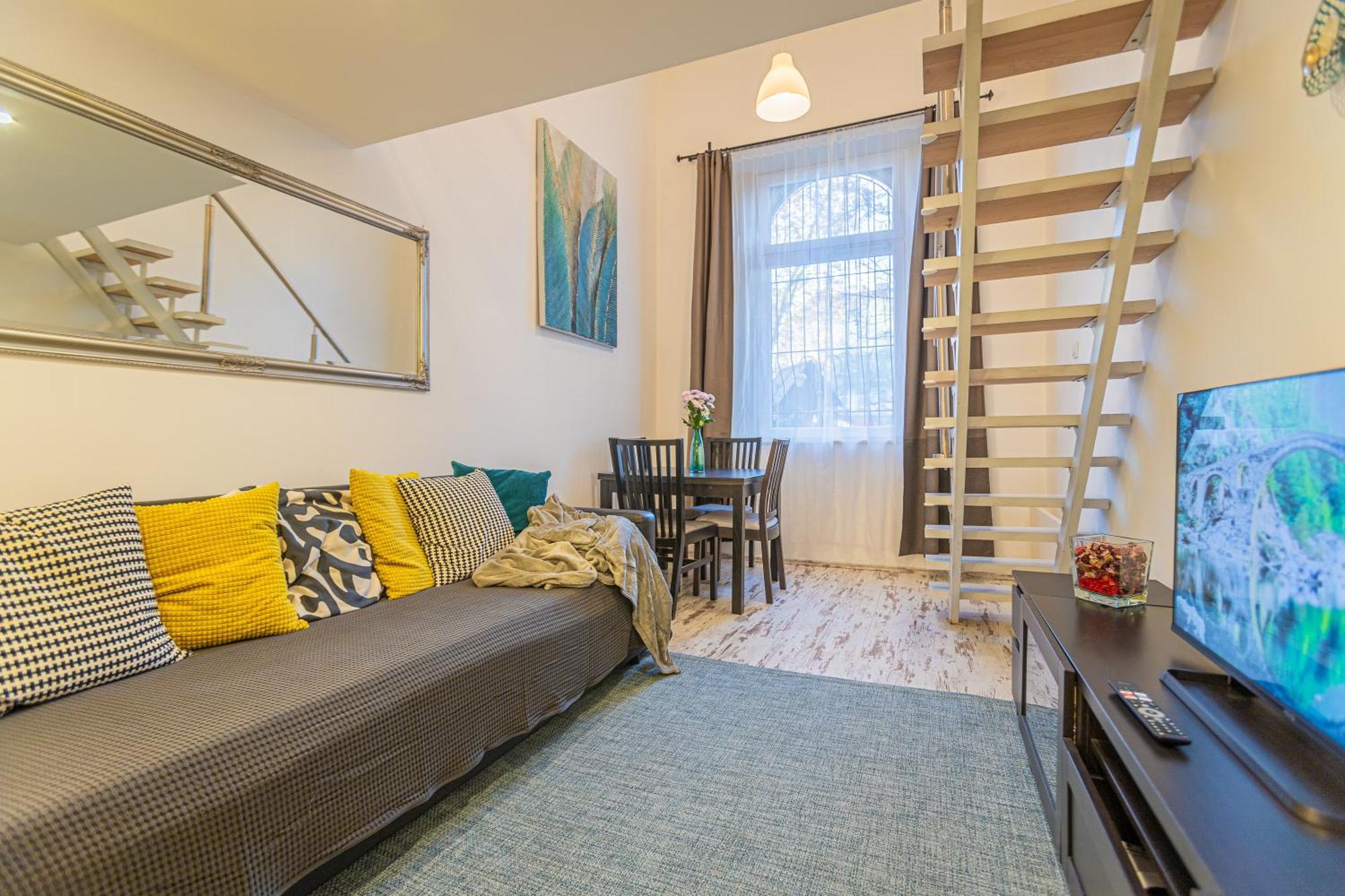 Lovolde Square - Next To Famous Andrassy Avenue Apartment