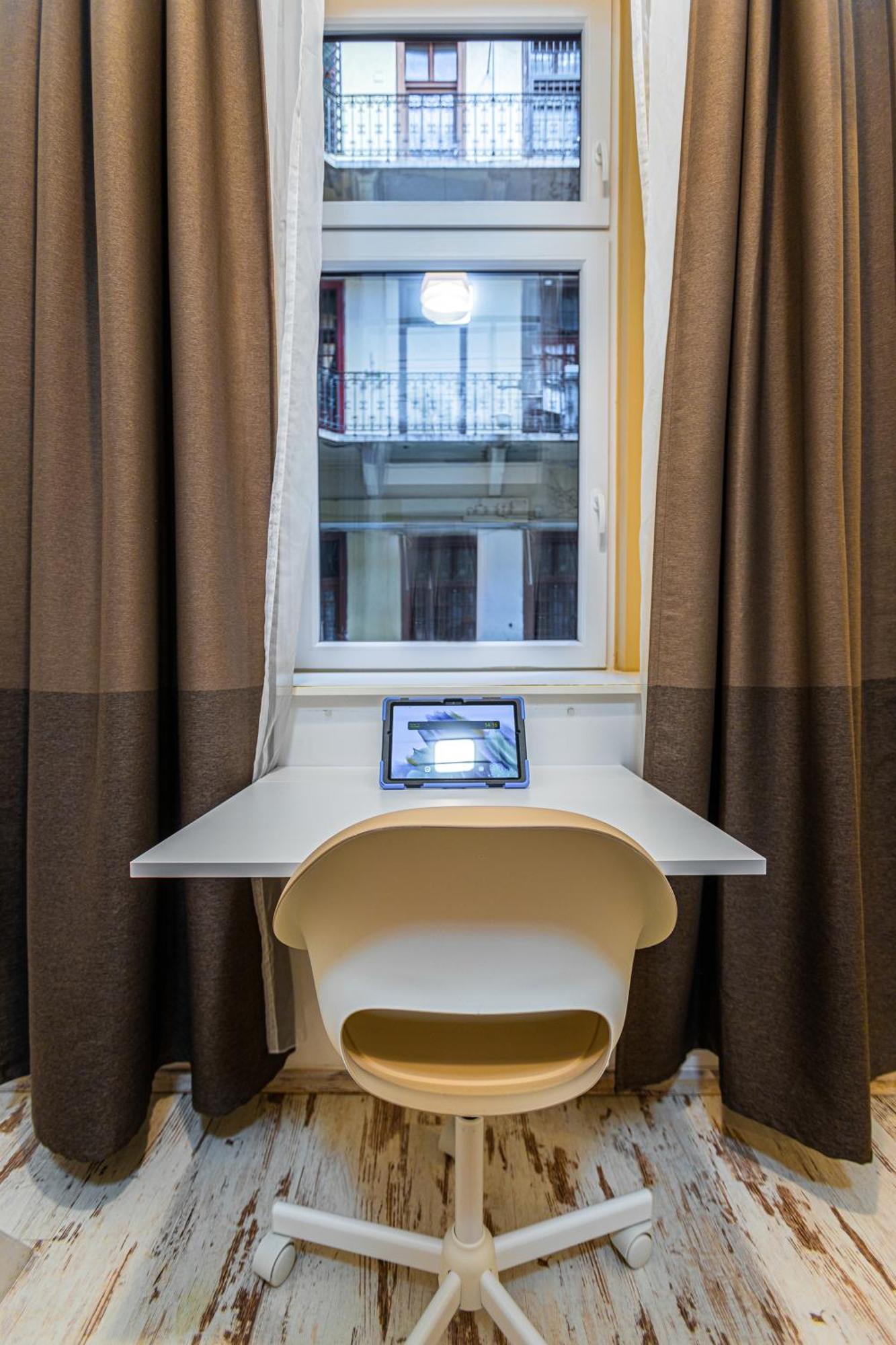 Lovolde Square - Next To Famous Andrassy Avenue Apartment *
